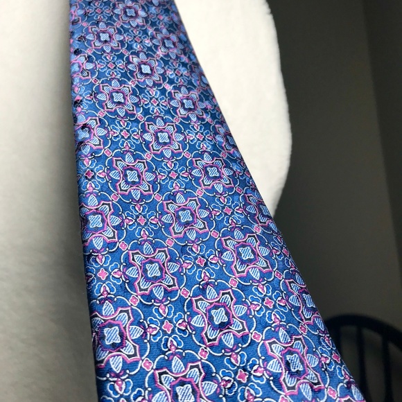 100% Pure Silk tie. - Picture 5 of 8